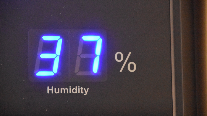 Signs Your Air Conditioner is Leaking Signs Your Air Conditioner Is Leaking Signs Your Air Conditioner Is Leaking,AC unit,Air Conditioner humidity 1 Humidity